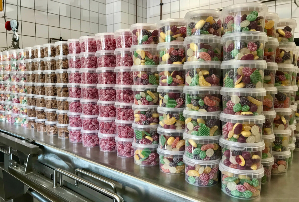 Osella Süßwarenvertrieb Produktionsbetrieb für handgefertigte Kräuterbonbons | Dosen